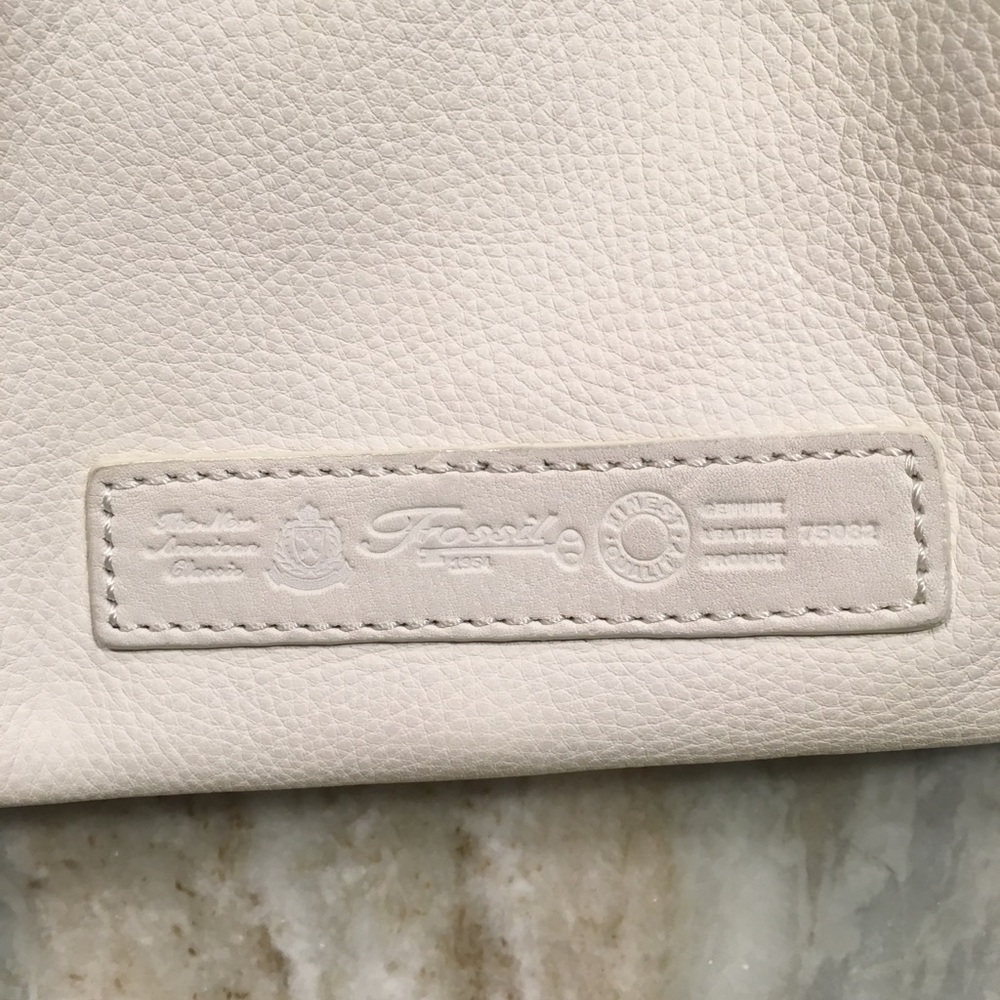 Fossil Cloud White Cargo Hobo Bag - Picture 3 of 6